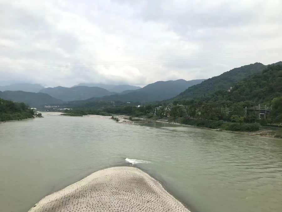 1-Day Mount Qingcheng and Dujiangyan Irrigation System Tour - Dujiangyan Ancient Irrigation System: Li Bing’s flood solution