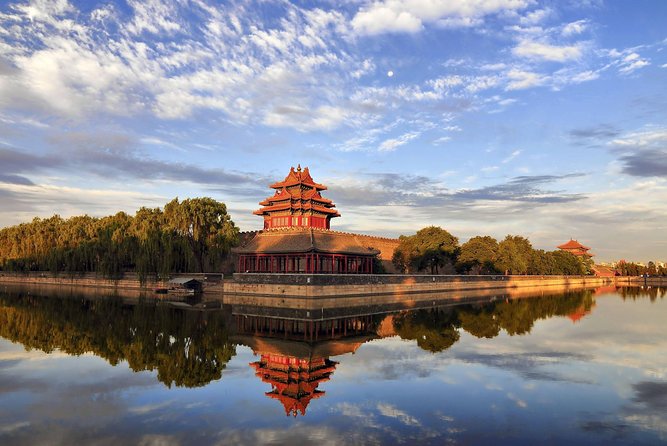 2-Day Private VIP Sightseeing Tour of Beijing City Highlights and Great Wall - Summer Palace: the 716-acre finale that feels like a reset