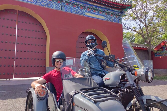 2-Hour “Ancient & Modern” Beijing Sidecar Tour (Day /Night) - Forbidden City north gate area: seeing the moat from the route