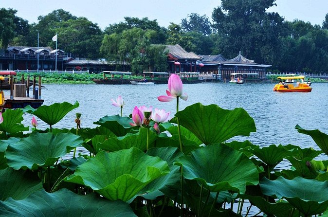 3-Hour Private Hutong Walking Tour with Drum Show at Drum Tower and Tea Tasting - Stop 2: Yinding Bridge and the silver sycee detail