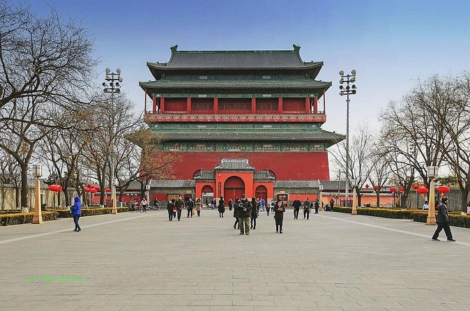3-Hour Private Hutong Walking Tour with Drum Show at Drum Tower and Tea Tasting - Stop 3: Yandai Xie Street (Tobacco Pouch Tilt Street) and street names that tell stories