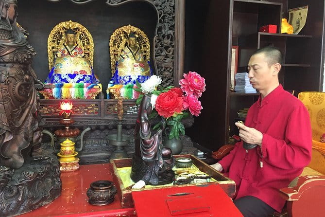 3-Hour Private Walking Tour including Monk Blessing Ceremony at Lama Temple - Key Highlights You’ll Notice Fast