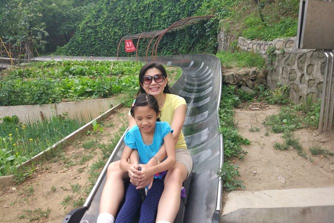 All-inclusive Day Tour: Mutianyu Great Wall & Beijing Panda Zoo with Local Lunch - Panda House timing: seeing pandas at breakfast