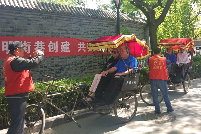 All-inclusive Private Day Trip: Hutongs, Lama Temple & Panda House with Lunch - Morning pickup and the panda house breakfast visit