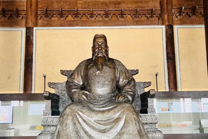 All Inclusive Private Tour: Juyongguan Greatwall, Sacred Road, MingTombs - Sacred Way at the Ming Tombs: 36 stone animals and a fast photo mission