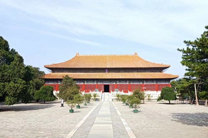 All Inclusive Private Tour: Juyongguan Greatwall, Sacred Road, MingTombs - Lunch (Peking duck) that keeps the day moving