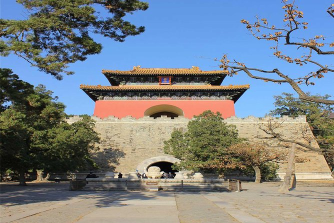 Badaling Great Wall and Ming Tombs Day Tour from Beijing - Ming Tombs First: Changling Tomb and the Ming Imperial Burial Ground