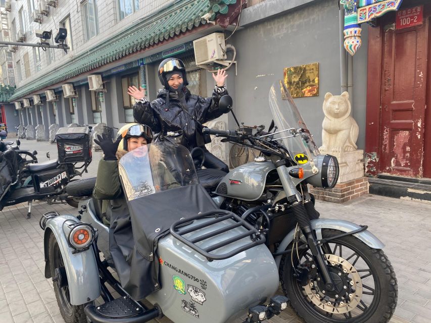 Beijing: 4 hours Discover City by Sidecar - The viewpoint and Miaoying Temple: small time, big payoff