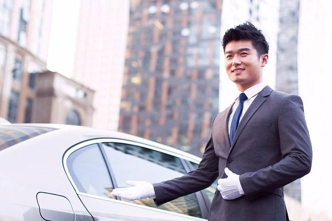 Beijing Capital Airport to Beijing Hotels:Private with Meet & Great Service - The Ride Itself: Air-Conditioned Minivan, Luggage Space, Wi‑Fi, and GPS