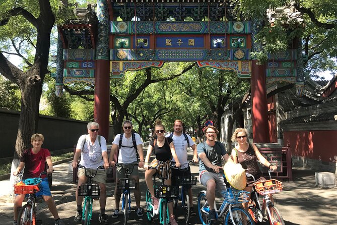 Beijing City Four-hour Bicycle Tour With a Private Guide - Jingshan Park Views and Chang’an Avenue: Big Monumental Beijing
