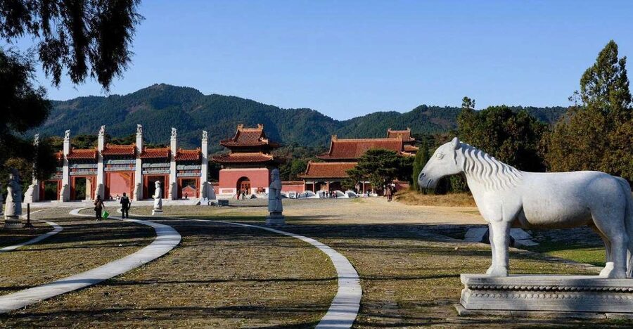 Beijing:Eastern Qing Tomb/Huangyaguan Great Wall/Dule Temple - The Two Ways To Do It: Guided Tour vs Transfer-Only