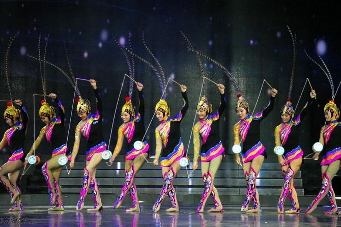 Beijing Evening Acrobatic Show in Red Theater + Private Transfer - Why the Red Theatre acrobatics fit a perfect Beijing night