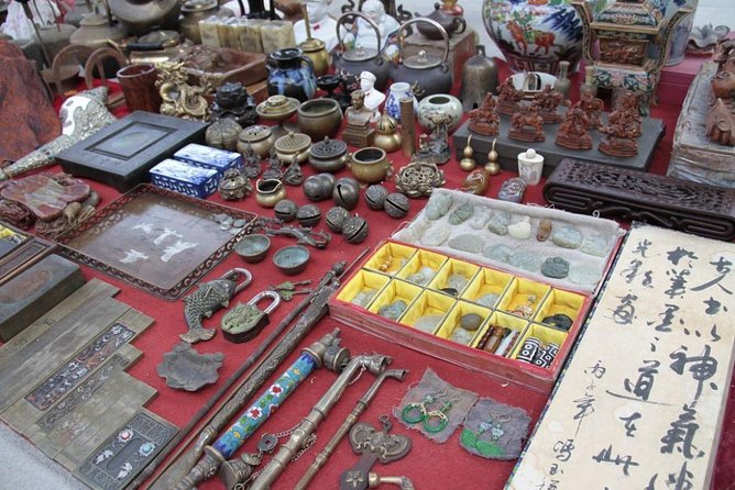 Beijing Exclusive Private Shopping Tour: Curated Just for You - Stop 2: Hongqiao Market for detailed art-style items