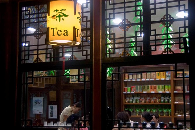 Beijing Exclusive Private Shopping Tour: Curated Just for You - Shopping street time: Xi Dan Mall area and Nanluoguxiang alley for fashion and atmosphere