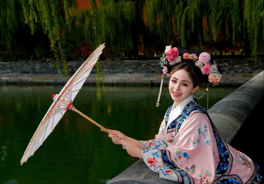 Beijing: Explore the Forbidden City in Hanfu - The timing puzzle: photo stop plus a long Forbidden City walk