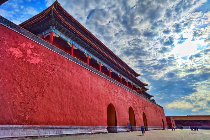 Beijing Forbidden City Small Group Tour with Tickets - Step inside: how your guide leads you down the main palace story