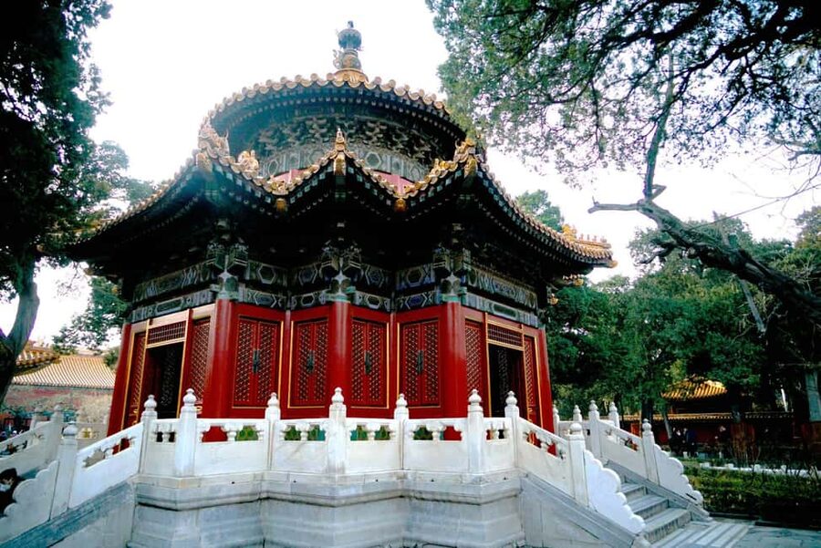 Beijing:Forbidden City Tour w/Traditional Costume Experience - Costumes, photos, and the real cost of looking like the past