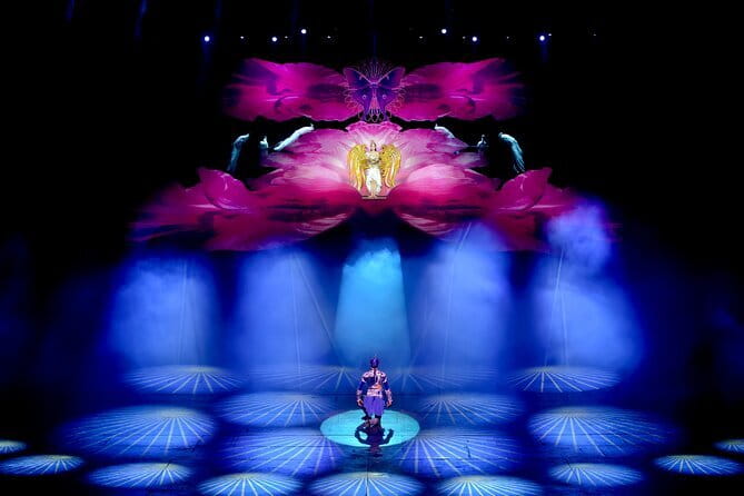 Beijing Golden Mask Dynasty Show Discount Tickets - The Moments to Watch For: Live Peach Opening, Fabric Acrobatics, and the Water Finale