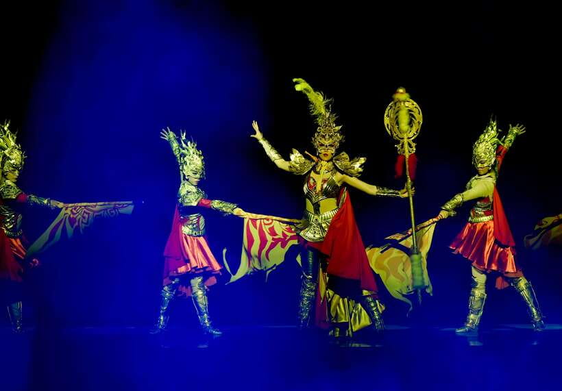 Beijing Golden Mask Dynasty Show With Private Transfer - Golden Mask Dynasty: What the Show Actually Delivers