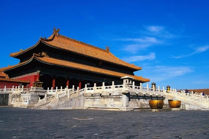 Beijing Historic City Guided Walking Tour + Calligraphy Creation - Stop 3: Liulichang Street, antiques, and calligraphy culture