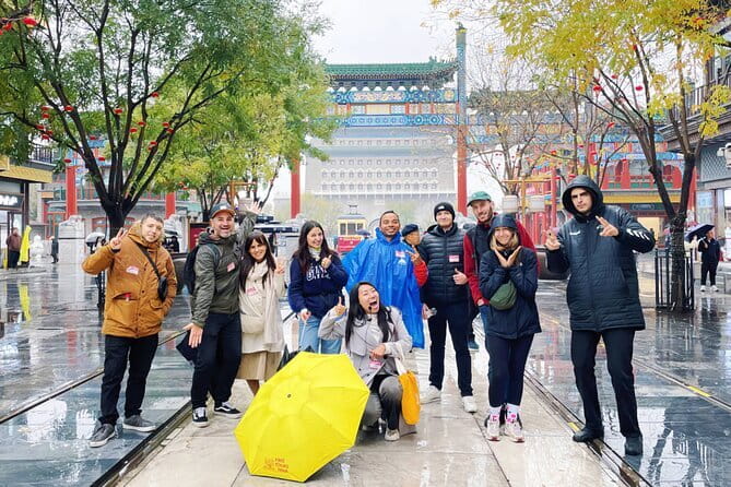 Beijing Historic City Guided Walking Tour + Calligraphy Creation - Stop 1: Huguang Guild Hall and the 1807 merchant world