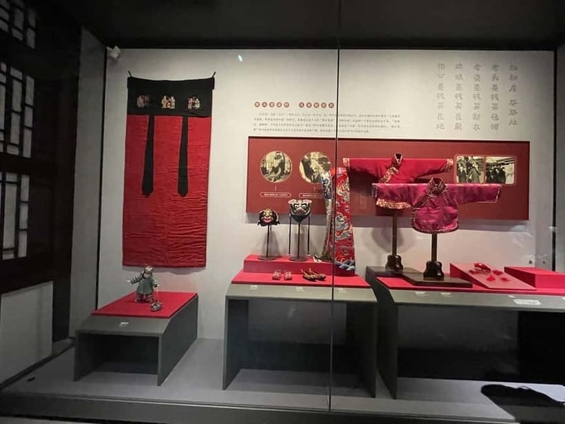 Beijing: Hutongs & Food & Culture Walking Tour - Teahouse stop and the tea ceremony: jasmine or oolong, explained