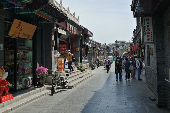 Beijing Hutongs Walking Tour - The Qianhai–Houhai narrow channel: a small scenic link