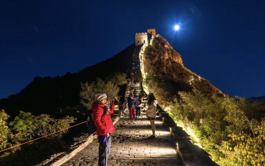 Beijing: Jinshanling and Simatai Wall&Gubei Watertown Tour - Jinshanling to Simatai: the real appeal is day-to-night contrast