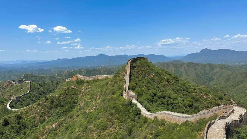 Beijing: Jinshanling Great Wall Private Tour with Options - Hotel pickup, drive time, and how to make it feel shorter