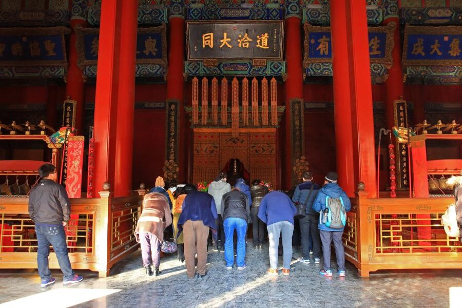 Beijing: Lama Temple, Confucius Temple and Guozijian Museum - Lama Temple: the 54-foot Buddha and what worship looks like up close