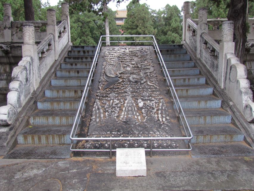 Beijing: Longqing Gorge, Ming Tombs & Lunch Private Day Tour - Should You Book This Private Longqing Gorge and Ming Tombs Tour?
