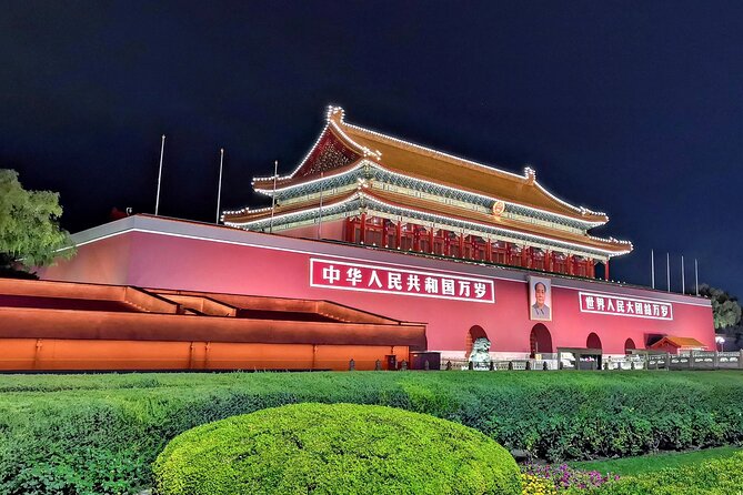 Beijing Private Night Walking Tour: Qianmen Street, Tian'ammen Square and Wangfujing Street - Guide quality and conversation: what to expect from a private walk