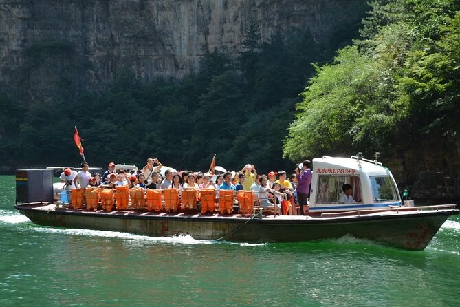 Beijing Private Tour to Badaling Great Wall and Longqing Gorge with Boat Ride - A one-car solution for two top Beijing-area sights