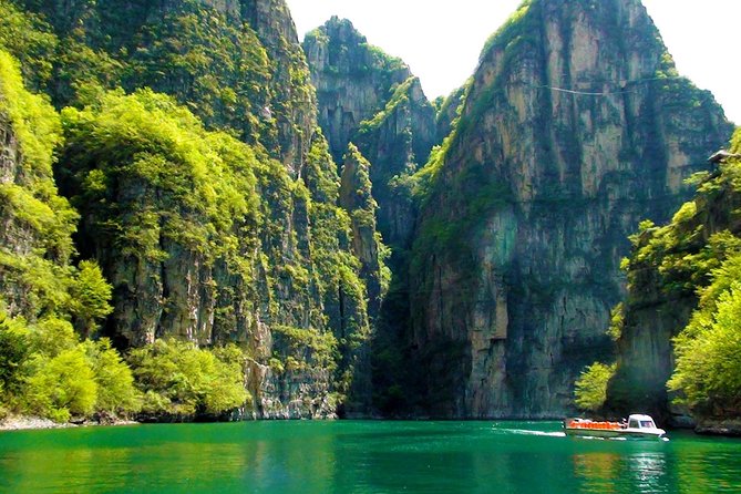 Beijing Private Tour to Badaling Great Wall and Longqing Gorge with Boat Ride - Should you book this Badaling + Longqing Gorge private tour?
