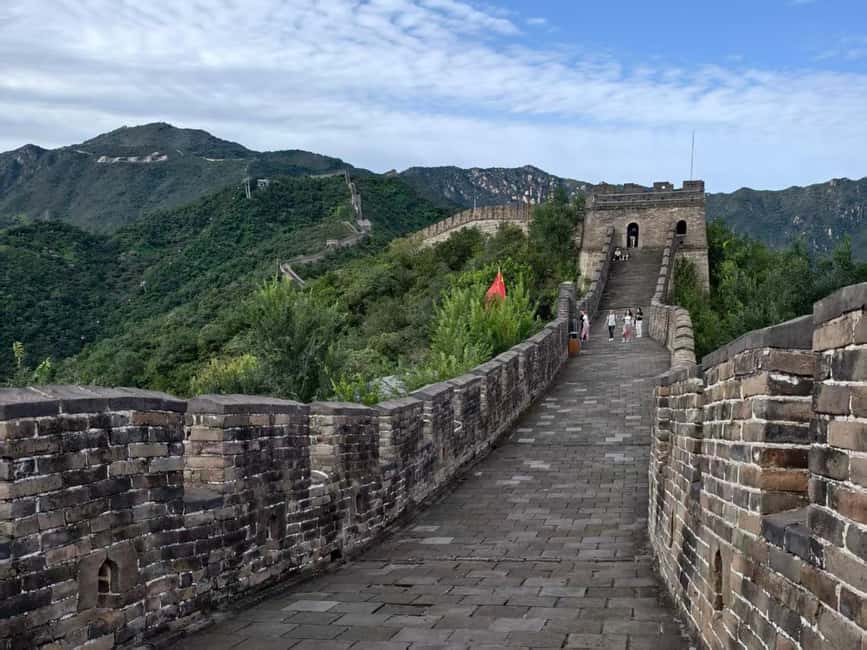 Beijing: Private Transfer to Great Wall & City Highlights - Hotel pickup and VIP fast pass: where the day gets easy