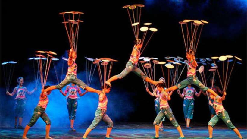 Beijing: Red Theatre Acrobatics Show Ticket-Local Must-See - What to watch for during the 1-hour performance