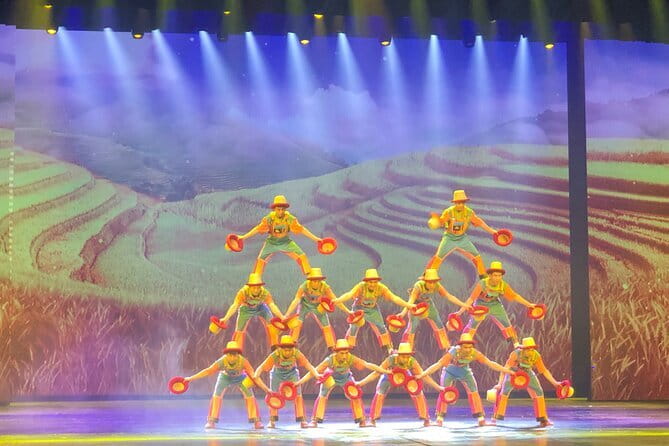Beijing Red theatre Acrobatics Show Ticket - Timing: arrive 20 minutes early and let the theatre work for you