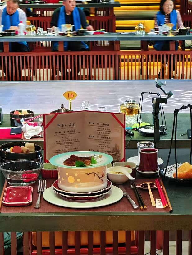 Beijing Royal Banquet with Chinese culture prefermance - Yuxiandu Royal Banquet: palace-feel food in Haidian