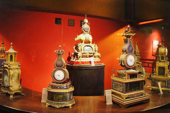 Beijing's Forbidden City with Special Viewing of Treasure Gallery and the Great Wall Ruins at Badaling - Jingshan Park: The Beijing skyline lesson you can see