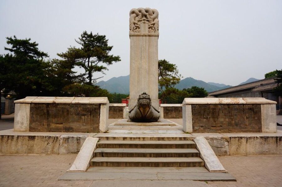 Beijing: Summer Palace, Sacred Road&Ming Tombs Private Tour - Traditional lunch and the flow into the Summer Palace