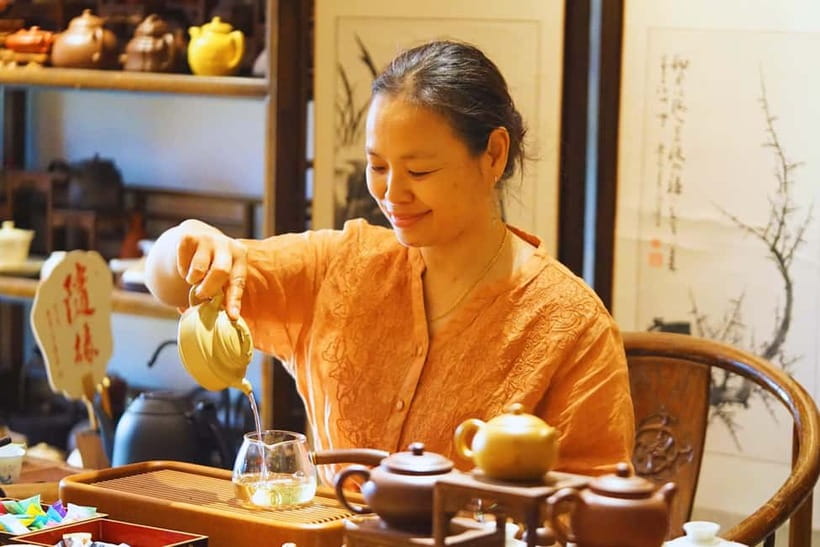 Beijing:Summer Palace & Tea or Calligraphy Experience Tour - Entering Beijing’s Summer Palace with a real guide