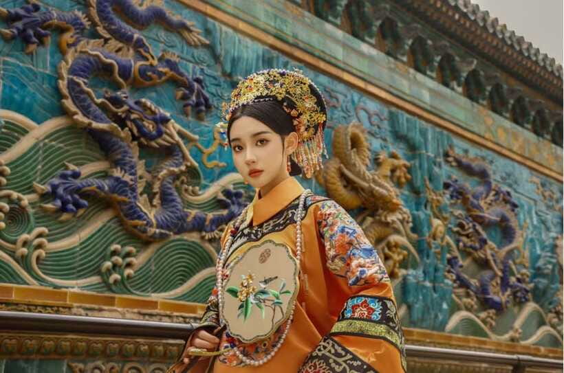Beijing: Traditional Chinese Costume Makeover & Photo Shoot - Meeting at Jinyuhutong Station: the start is simple, but don’t be late