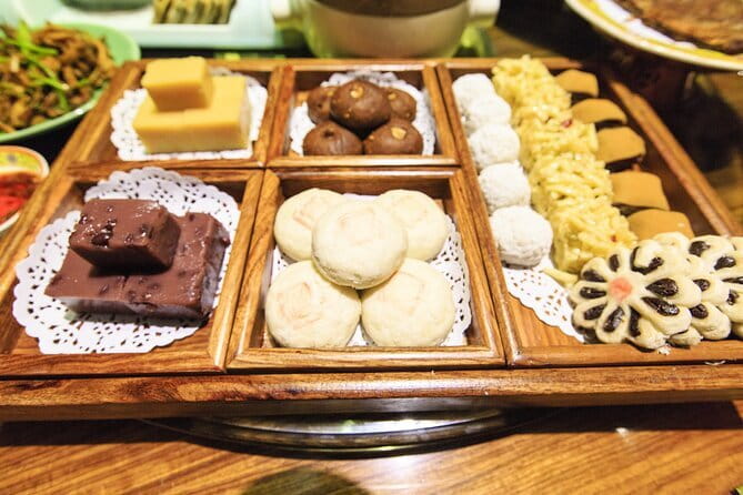 Beijing Walking Food Culture Tour in Hutong and Hidden Places - Shichahai Hutongs After Dark: Four Dishes at a Family Spot
