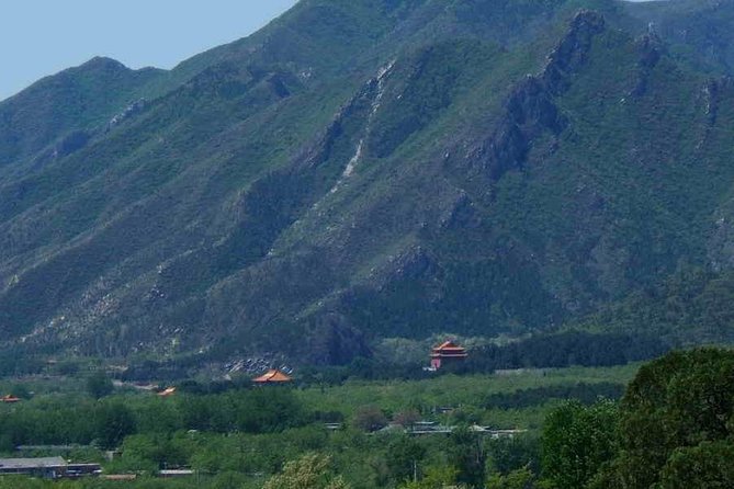 Boutique Tour: Juyongguan, Sacred Way and Dingling of Ming Tombs - How the day flows: Wall first, then Ming Tombs