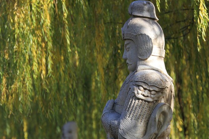 Boutique Tour: Juyongguan, Sacred Way and Dingling of Ming Tombs - Ming Tombs Sacred Way: the ceremonial walk between worlds