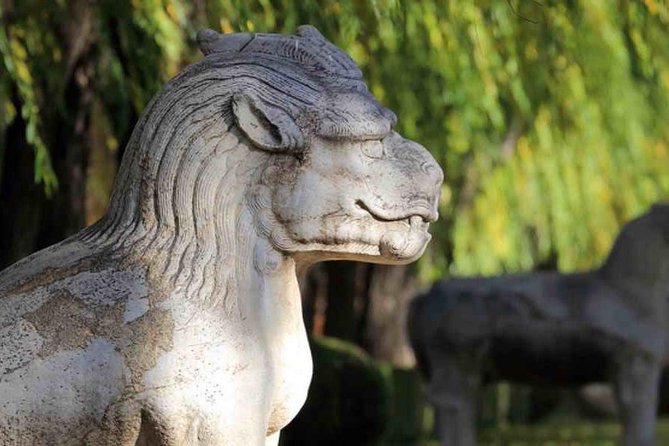 Boutique Tour: Juyongguan, Sacred Way and Dingling of Ming Tombs - Getting to Juyongguan from your hotel: smooth start, less friction