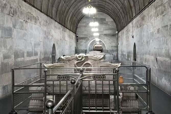 Busda-Mutianyu Great Wall&Dingling Tomb Full-Day Bus/Private Tour - Busda guides: the human difference you’ll feel on-site