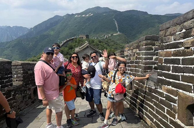 BusDa-Private Mutianyu Great Wall Trip with English Guide - Your English guide: history that connects to daily life