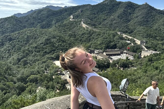 BusDa- Private Tour: Mutianyu Great Wall &Ming Tombs(Chang Ling) - Guides matter here: Becky, Yoyo, Evelyn, Betty, Jacky Chan