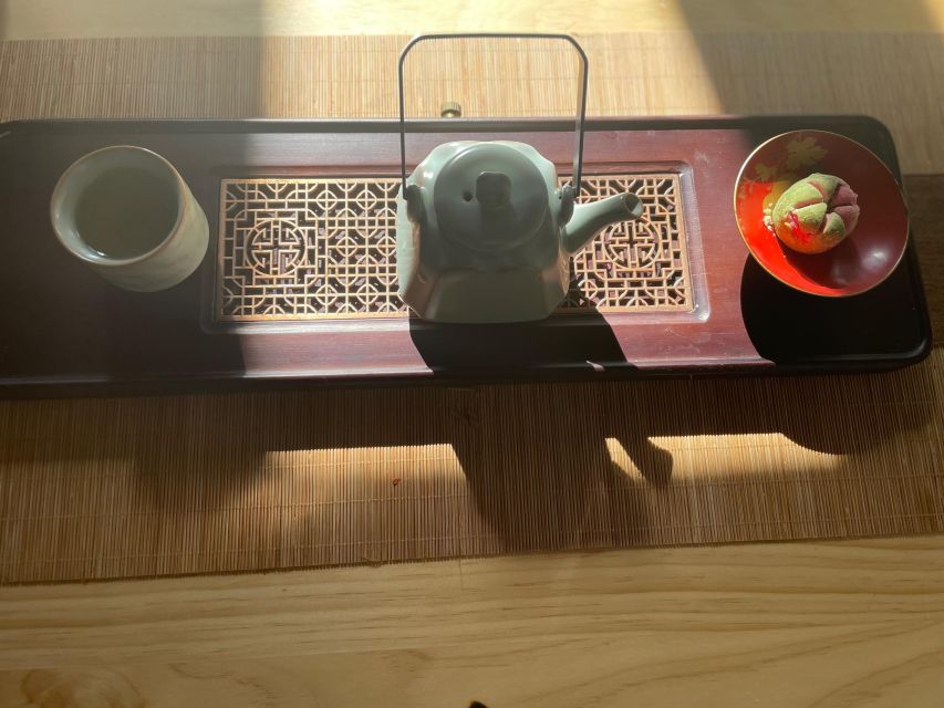 Chinese Tea ceremony in Beijing Hutong courtyard - Key things to look forward to